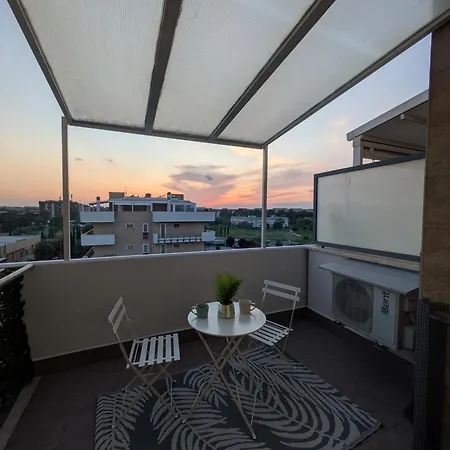 Domus Prampolini - Private Parking